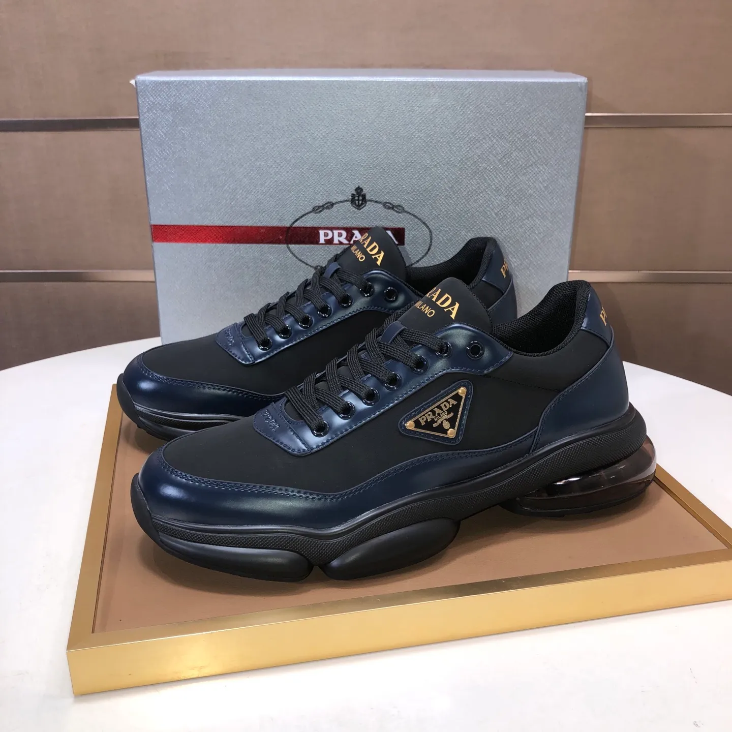 Men's shoes 💰700💰[PRADA] Men's shoes counter hot sale, official website synchronization, 👑Top version ✔️Original cowhide upper + cowhide lining, 1🆚1 replica, original original sole [black/blue/brown 3 colors] 🎯 Material: cowhide surface 🎯 Inner lining: cowhide 🎯 Sole: original molded outsole 🎯 size: Male 38-45 (45 is custom-made and cannot be returned or exchanged)